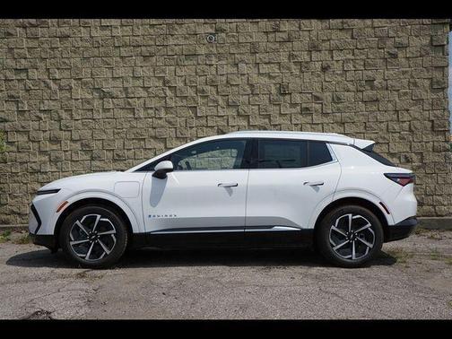 2025 Chevrolet Equinox EV LT