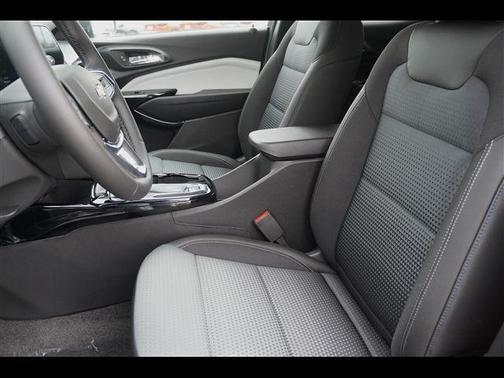 Mosaic Black Metallic 2026 Chevrolet Trax LT