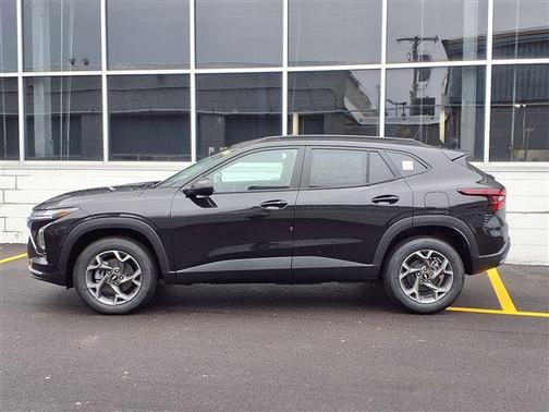Mosaic Black Metallic 2026 Chevrolet Trax LT