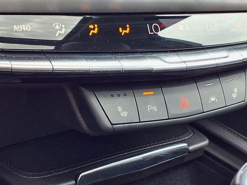 Deep Sea Metallic 2024 Cadillac XT4 Luxury