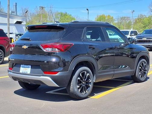 Mosaic Black Metallic 2023 Chevrolet Trailblazer LT