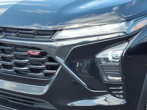 Mosaic Black Metallic 2024 Chevrolet Trax FWD 1RS