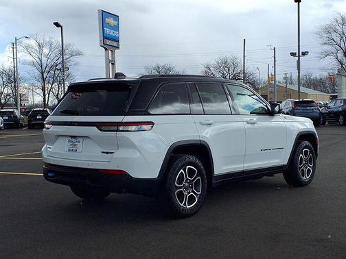 Bright White Clearcoat 2022 Jeep Grand Cherokee 4xe Trailhawk