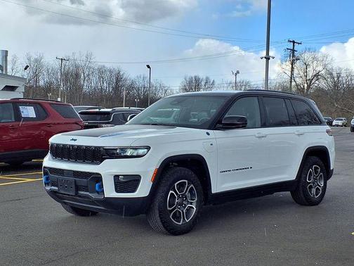 Bright White Clearcoat 2022 Jeep Grand Cherokee 4xe Trailhawk