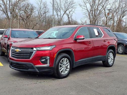 Radiant Red Tintcoat 2023 Chevrolet Traverse LT Leather