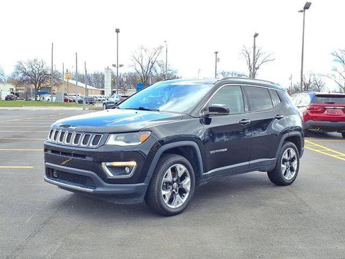 Diamond Black Crystal Pearlcoat 2018 Jeep Compass Limited