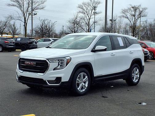 Summit White 2024 GMC Terrain SLE