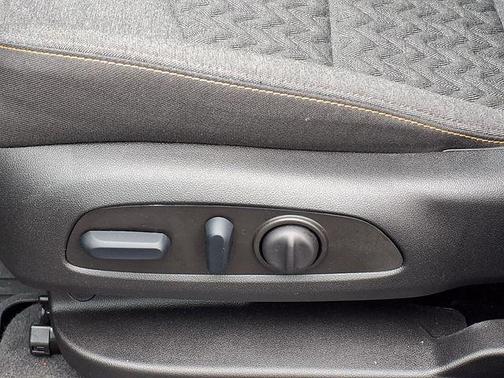 Sterling Gray Metallic 2024 Chevrolet Equinox 1LT