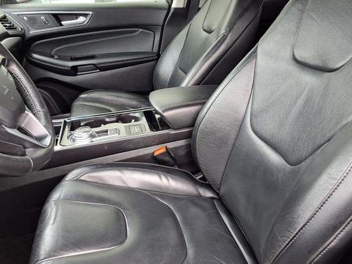 Magnetic 2020 Ford Edge Titanium
