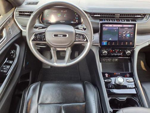 2022 Jeep Grand Cherokee 4xe Overland