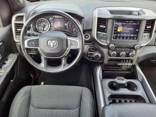 Diamond Black Crystal Pearlcoat 2020 RAM 1500 Big Horn/Lone Star