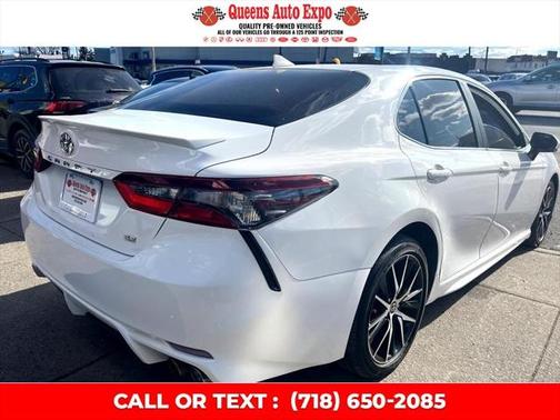 2022 Toyota Camry SE