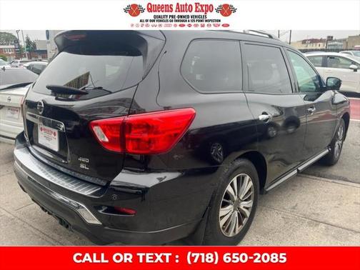 2017 Nissan Pathfinder SL
