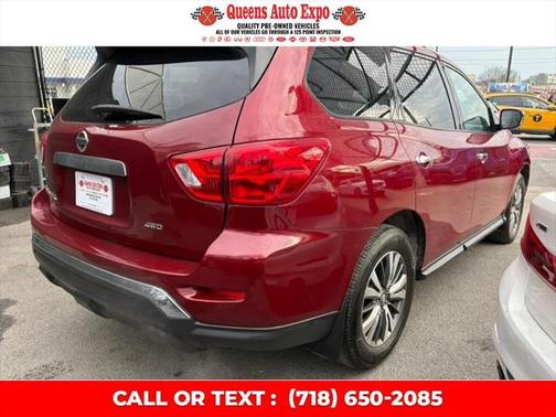 2017 Nissan Pathfinder SL