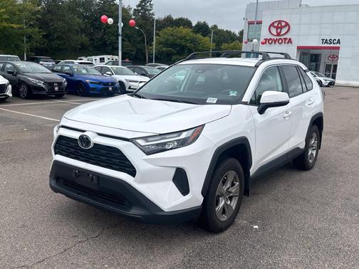 Ice Cap 2024 Toyota RAV4 XLE