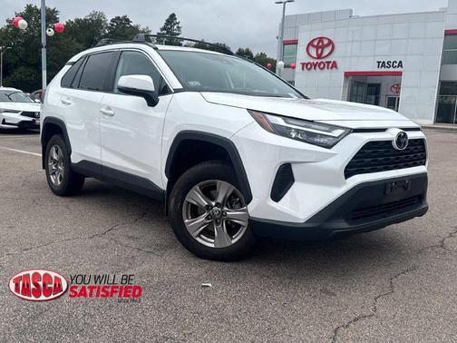 Ice Cap 2024 Toyota RAV4 XLE