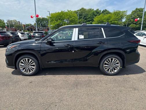 Midnight Black Metallic 2026 Toyota Highlander Platinum