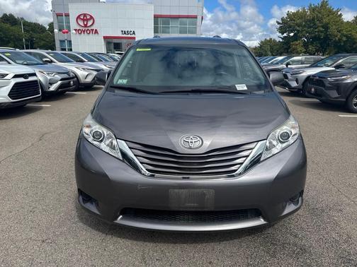 2017 Toyota Sienna LE