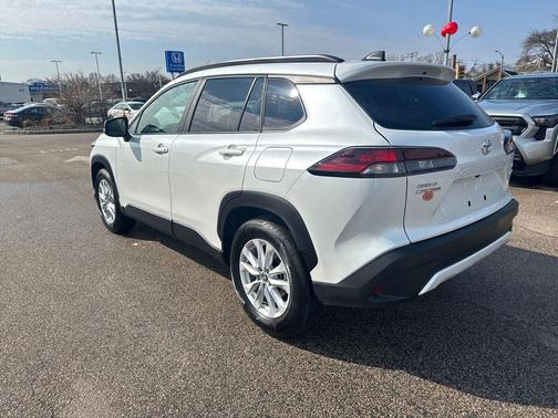 Wind Chill Pearl 2026 Toyota Corolla Cross LE