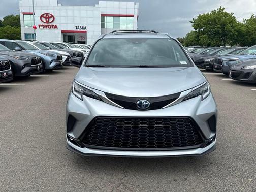 2023 Toyota Sienna XSE 7 Passenger