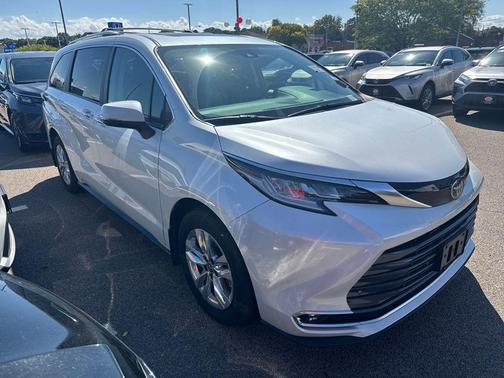 2024 Toyota Sienna Limited 7-Passenger