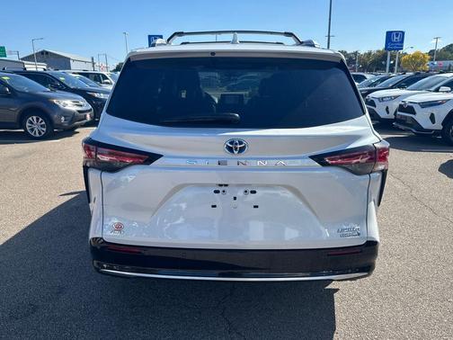 2024 Toyota Sienna Limited 7-Passenger