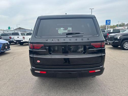 Diamond Black Crystal Pearlcoat 2023 Jeep Wagoneer Series II Carbide 4x4