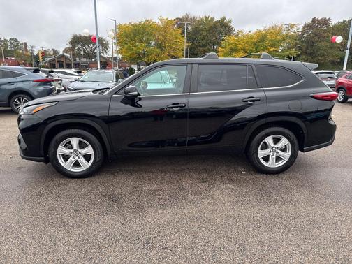 Midnight Black Metallic 2023 Toyota Highlander Hybrid LE