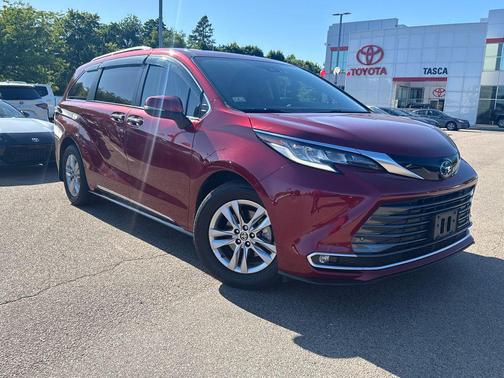 Ruby Flare Pearl 2022 Toyota Sienna Limited