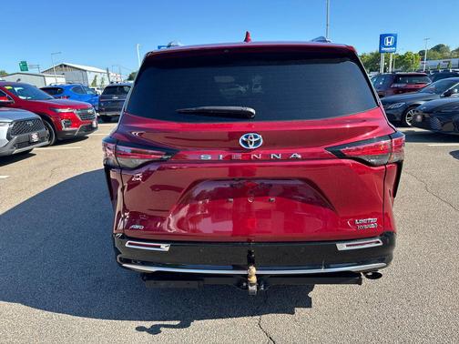 Ruby Flare Pearl 2022 Toyota Sienna Limited