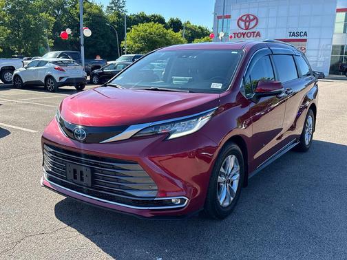 Ruby Flare Pearl 2022 Toyota Sienna Limited