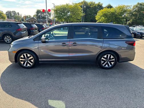 Crystal Black Pearl 2025 Honda Odyssey EX-L