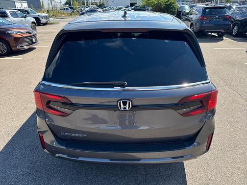 Crystal Black Pearl 2025 Honda Odyssey EX-L