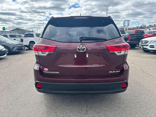 Ooh La La Rouge Mica 2018 Toyota Highlander XLE