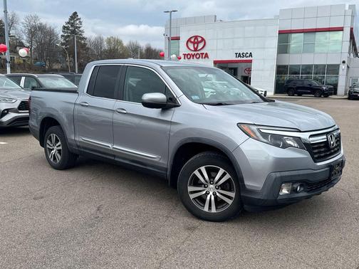 Lunar Silver Metallic 2017 Honda Ridgeline RTS
