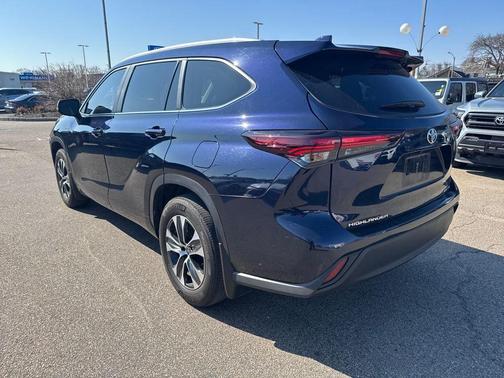 2025 Toyota Highlander XLE