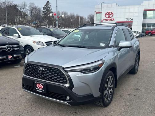 2024 Toyota Corolla Cross XLE