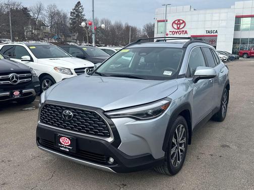 2024 Toyota Corolla Cross XLE