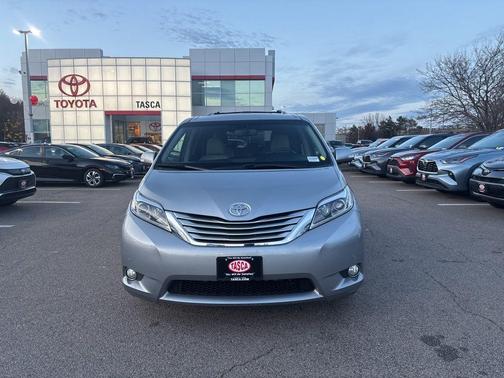 2017 Toyota Sienna Limited Premium
