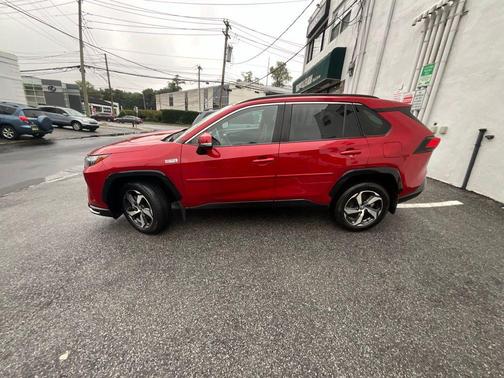 2022 Toyota RAV4 Prime SE
