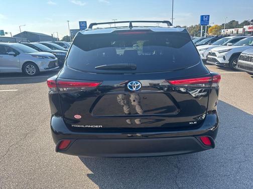 2023 Toyota Highlander Hybrid XLE