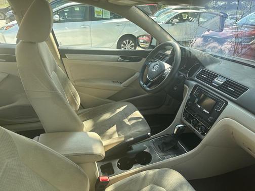 2018 Volkswagen Passat 2.0T S