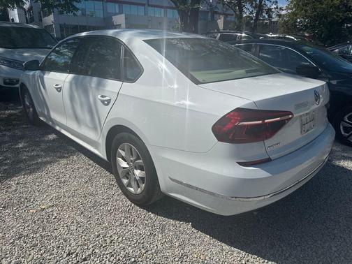 2018 Volkswagen Passat 2.0T S