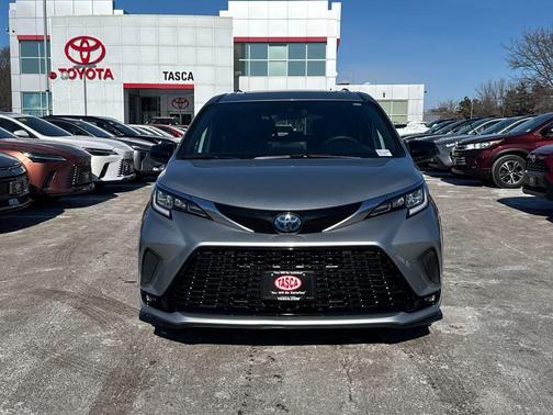2022 Toyota Sienna XSE 7 Passenger