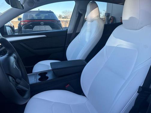 2024 Tesla Model Y Performance Dual Motor All-Wheel Drive