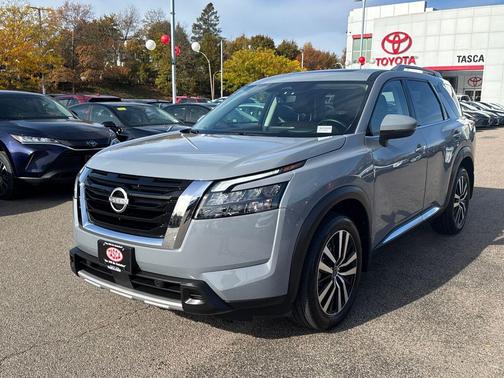 2025 Nissan Pathfinder Platinum 4WD