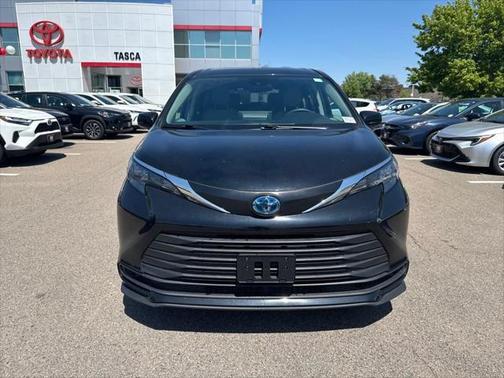 2024 Toyota Sienna LE