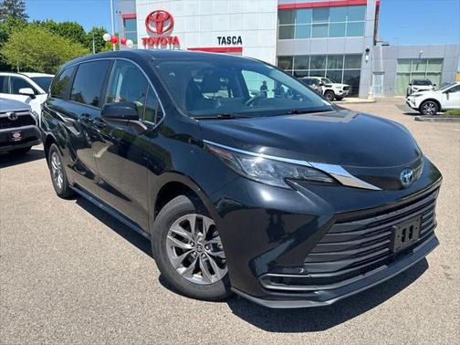 2024 Toyota Sienna LE