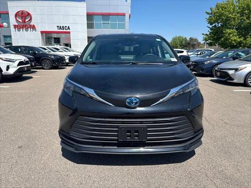 2024 Toyota Sienna LE