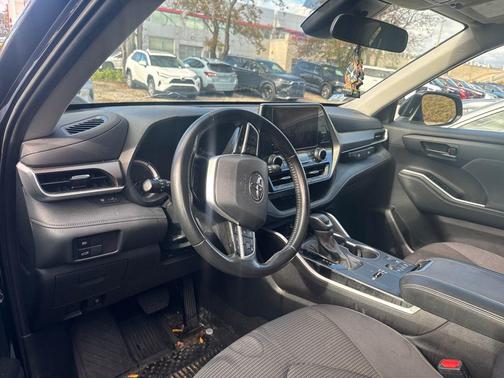 2024 Toyota Highlander Hybrid LE